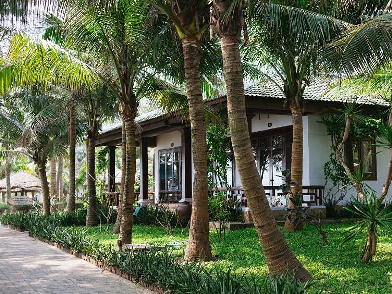 Kiến trúc mang đậm dấu ấn Huế tại Lăng Cô Beach Resort