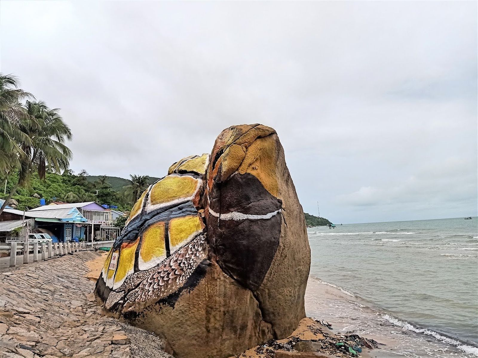 Quán bia "Cổng trời" Hòn Sơn